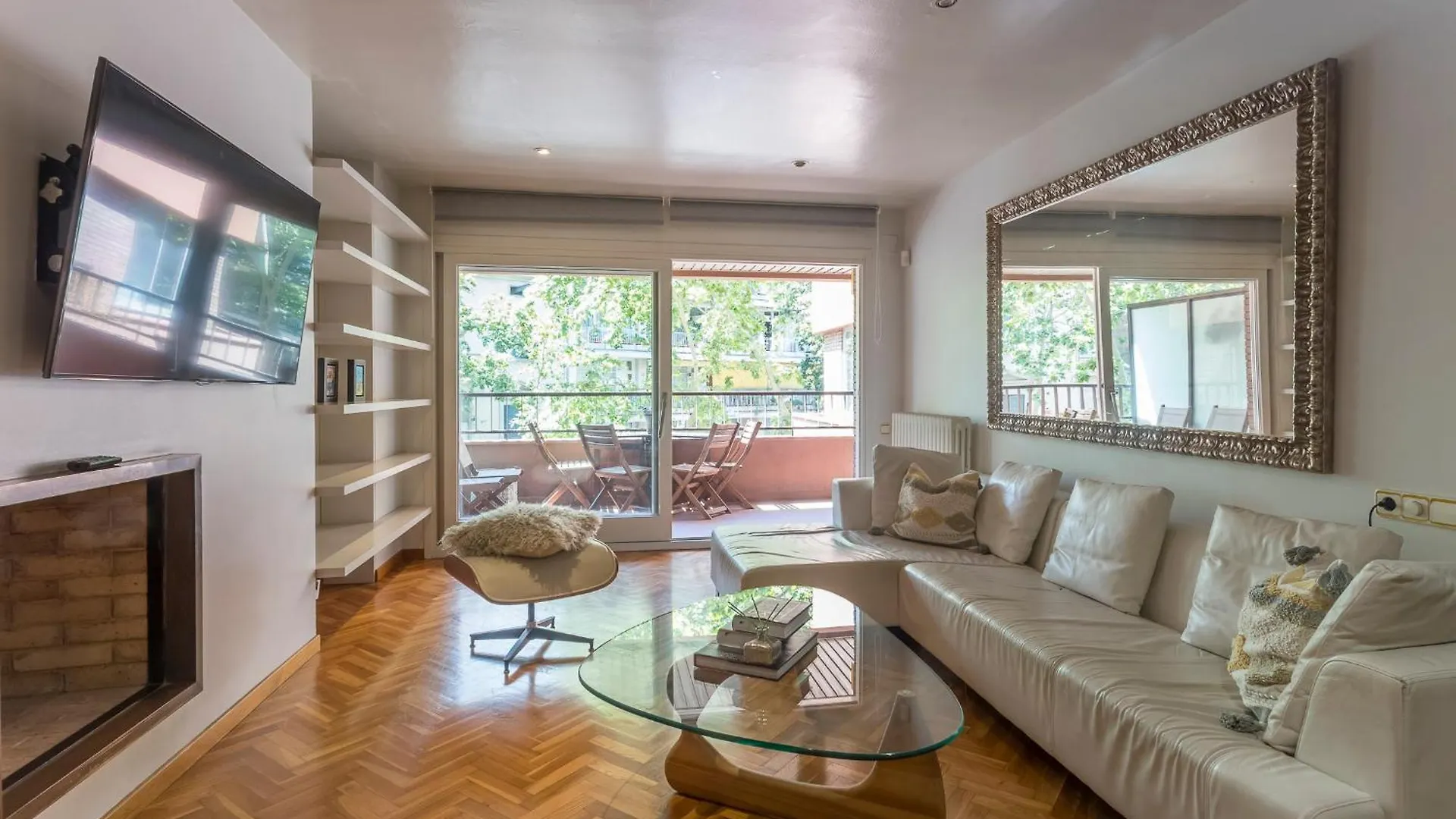 My Space Barcelona Bonanova Center 0*,